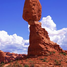 Balanced Rock, Canyonlands National Park Photo #6 by kalasoft from pixabay