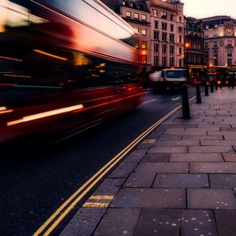 Trafalgar Square, London Photo #1 by 12019 from pixabay