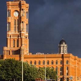 Rotes Rathaus, Berlin Photo #7 by tee_zett from pixabay