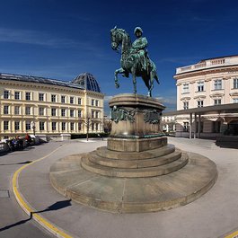 Albertina, Vienna Photo #1 by Julius_Silver from pixabay