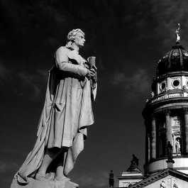 Gendarmenmarkt, Berlin Photo #9 by cocoparisienne from pixabay