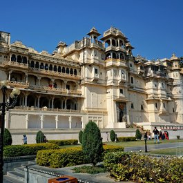 City Palace, Udaipur Photo #3 by Glavo from pixabay
