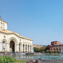 Republic Square, Yerevan Photo #1 by Makalu from pixabay