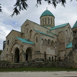 Kutaisi, Georgia Photo #2 by PeterW1950 from pixabay