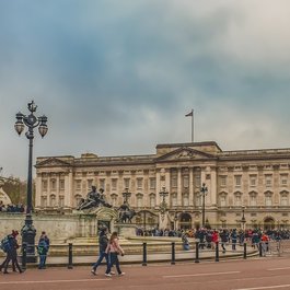 Buckingham Palace, England Photo #1 by dimitrisvetsikas1969 from pixabay