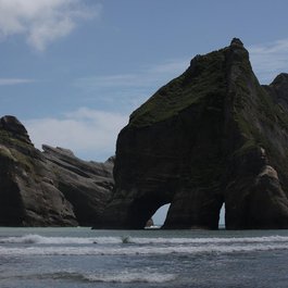 Wharariki Beach, South Island Photo #2 by Juergen_Teltow from pixabay