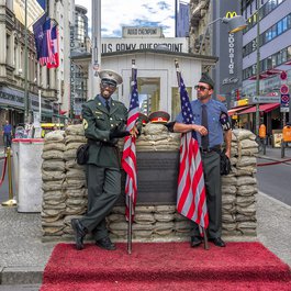 Checkpoint Charlie, Berlin Photo #5 by pcjvdwiel from pixabay