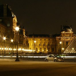 Louvre Museum, Paris Photo #5 by cocoparisienne from pixabay