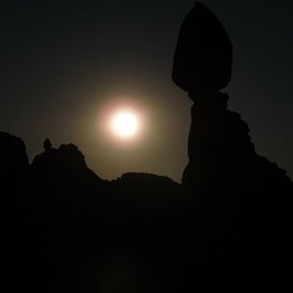 Balanced Rock, Canyonlands National Park Photo #4 by LoggaWiggler from pixabay