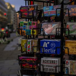 Checkpoint Charlie, Berlin Photo #2 by _daskameraauge_ from pixabay