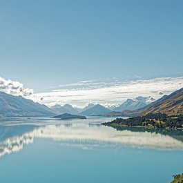 Lake Wakatipu, New Zealand Photo #2 by Makalu from pixabay