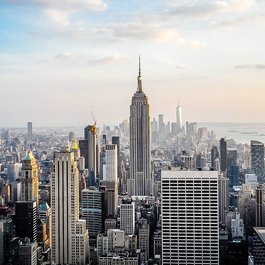 New York, United States Photo #1 by Leonhard_Niederwimmer from pixabay