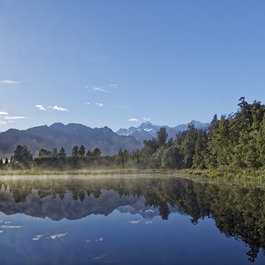 Lake Matheson, New Zealand Photo #7 by Makalu from pixabay