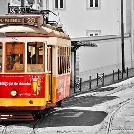 Alfama, Lisbon Photo #5 by MarlyneArt from pixabay