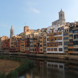 Onyar, Girona Photo #1 by sucrister from pixabay
