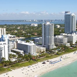 Miami Beach, Miami Photo #7 by antoniocuellarph from pixabay