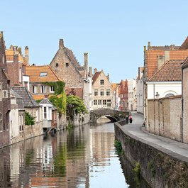 Bruges, Belgium Photo #1 by ErinSummer from pixabay