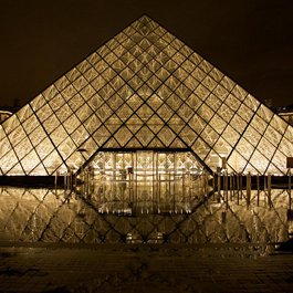 Louvre Museum, Paris Photo #7 by derwiki from pixabay