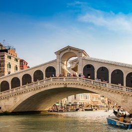 Rialto Bridge, Venezia Photo #2 by blaze_rob from pixabay
