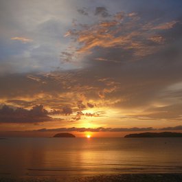 Tanjung Aru Beach, Kota Kinabalu Photo #1 by adampaulclay from pixabay
