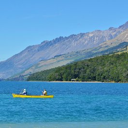 Lake Wakatipu, New Zealand Photo #1 by cowins from pixabay