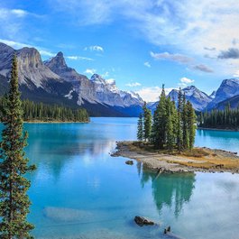 Spirit Island, Jasper Photo #2 by lvumdt from pixabay