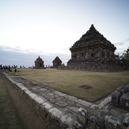 Prambanan Temple, Yogyakarta Photo #6 by Udikart from pixabay