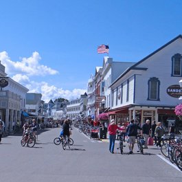Mackinac Island, Michigan Photo #2 by PublicDomainPictures from pixabay