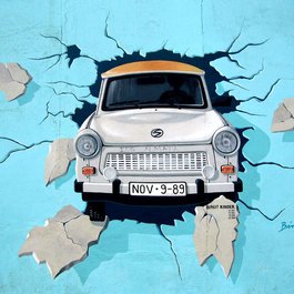 East Side Gallery, Berlin Photo #4 by schaerfsystem from pixabay