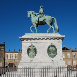 Amalienborg, Copenhagen Photo #7 by niller56 from pixabay