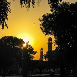Badshahi Mosque, Lahore Photo #6 by ziatee from pixabay